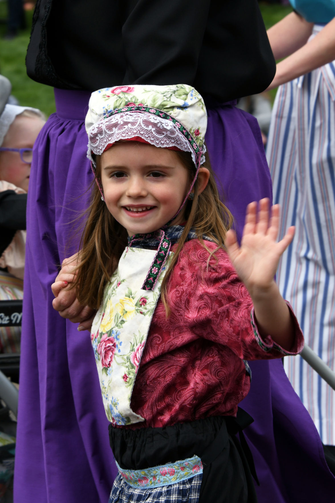 241 Lots of children participate in the parade.JPG